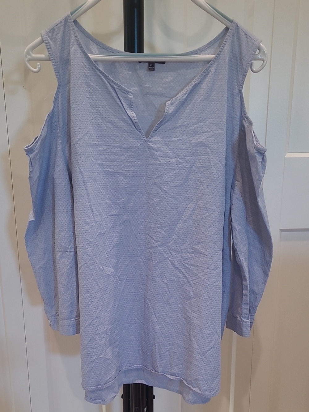 NYDJ Light Blue Cold-Shoulder V-Neck Long Sleeve Top